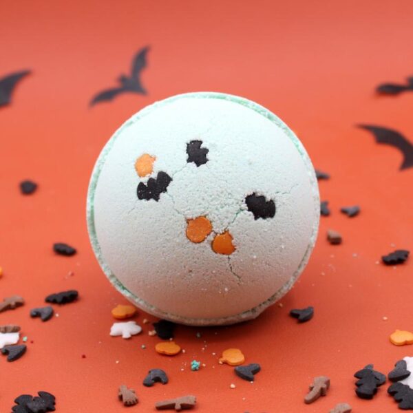 Coconut & Lime Halloween Bath Bomb - Image 2